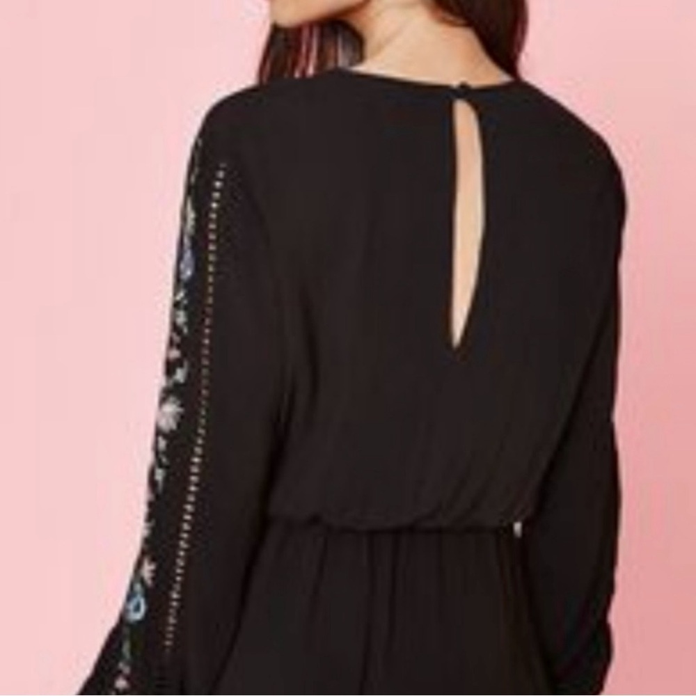 Kendall & Kylie Romper Small Black Pink Blue Floral Embroidered Lace Up Short - Picture 2 of 7